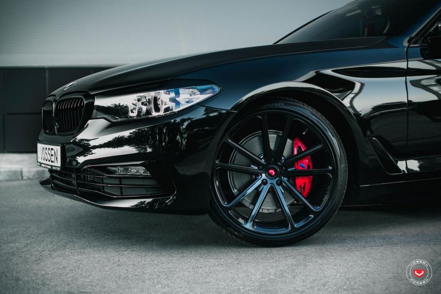 Детали экстерьера BMW 5-Series on Vossen Wheels (CG-203) 2017 года  (фото 15 из 20)